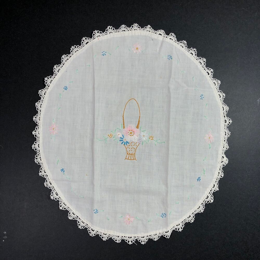 Vintage Oval White Table Topper Embroidery Crocheted Edge 14"x15" Flower Basket